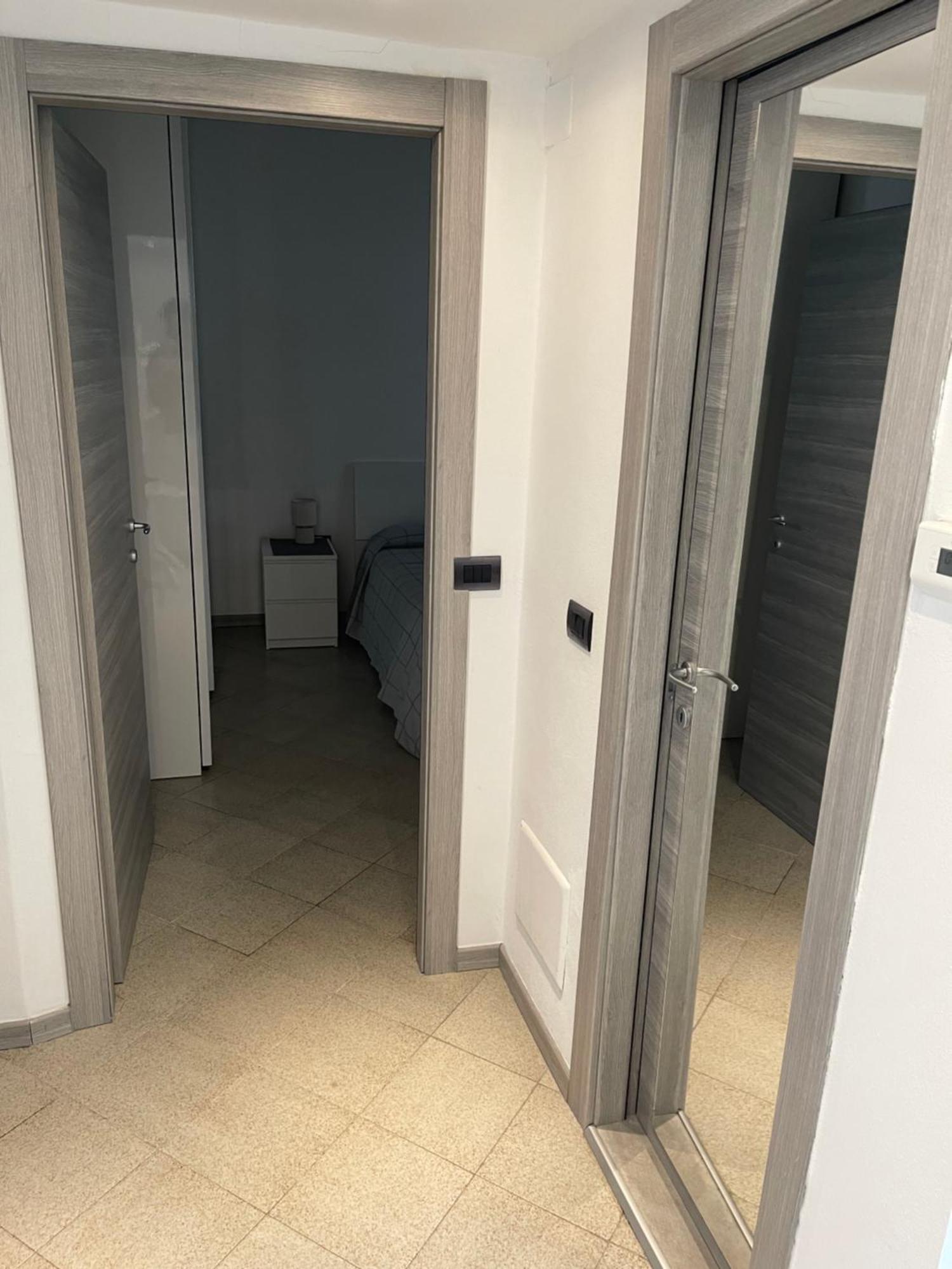 Bilocale Zona Navigli Apartamento Milão Exterior foto
