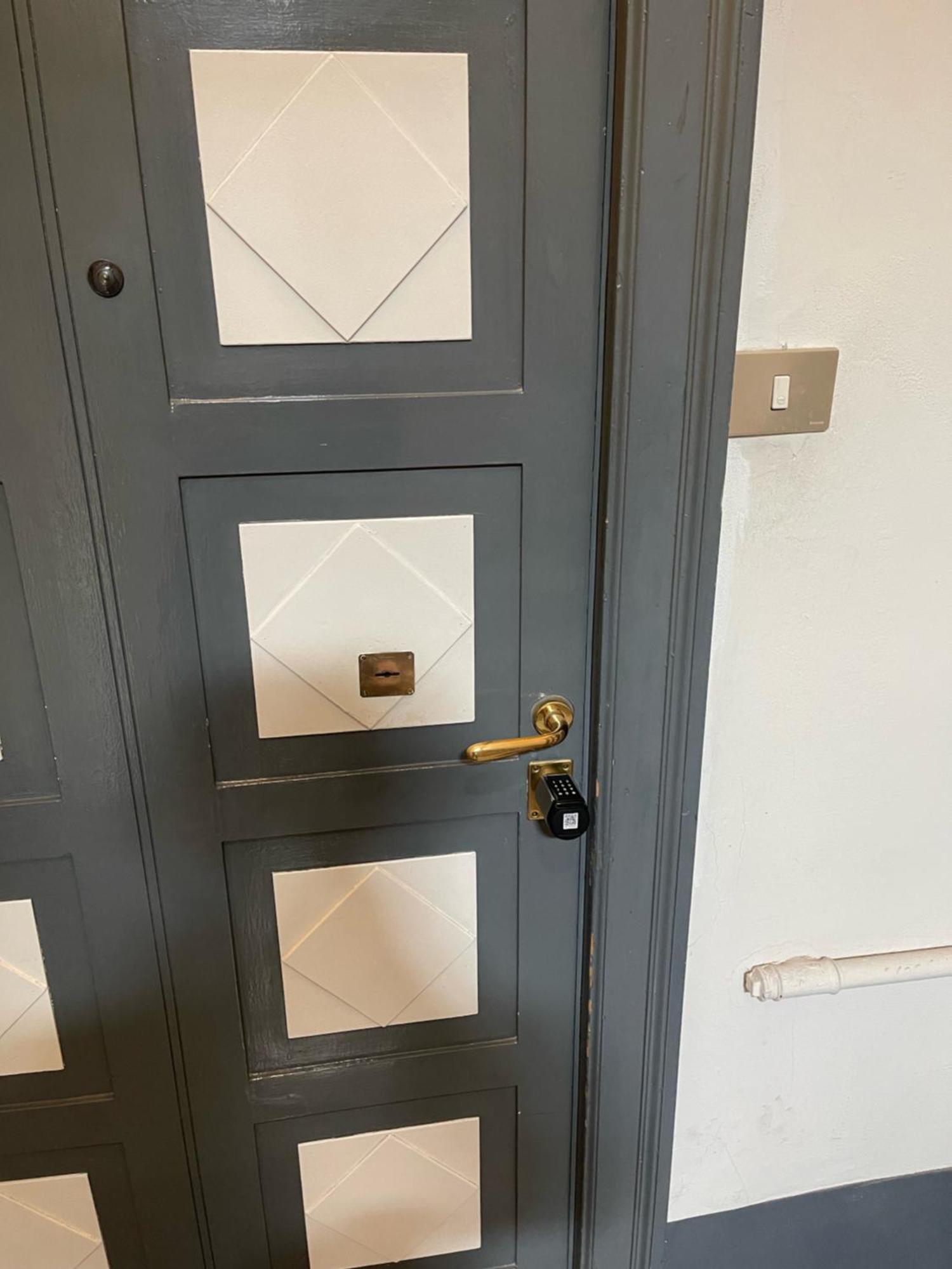 Bilocale Zona Navigli Apartamento Milão Exterior foto